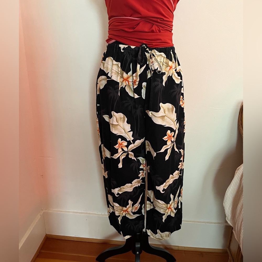 Authentic Hawaiian Wide Leg Black and White Floral Crop Pants - Made in Hawaii